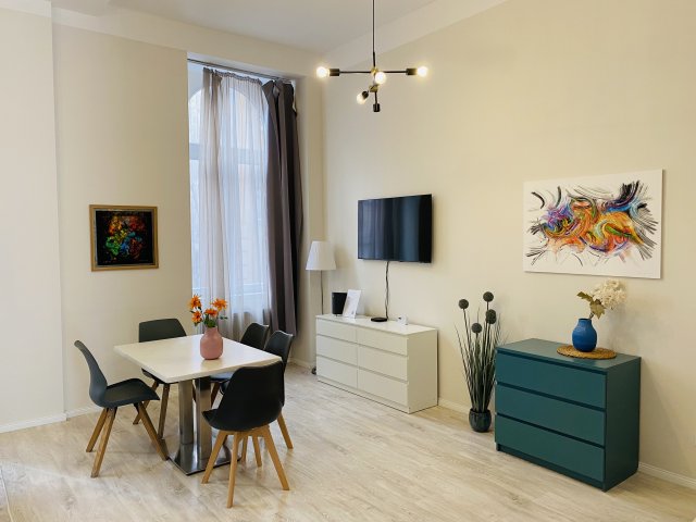 Kiadó téglalakás, albérlet, VII. kerületben, Dohány utcában