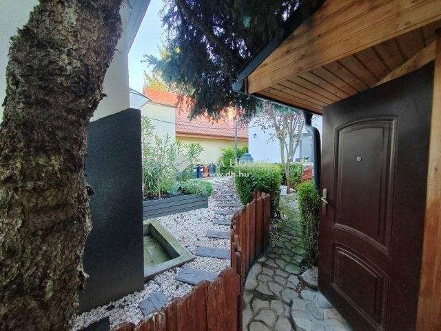 Eladó családi ház, Budapesten, XVI. kerületben 130 M Ft
