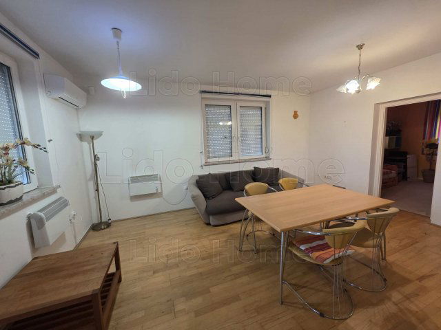 Kiadó családi ház, albérlet, Balatonfenyvesen 250 E Ft / hó