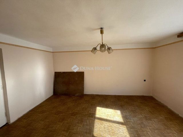 Eladó családi ház, Sülysápon 43.9 M Ft, 3 szobás