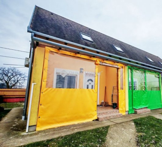 Eladó nyaraló, Gyékényesen 85 M Ft, 2 szobás