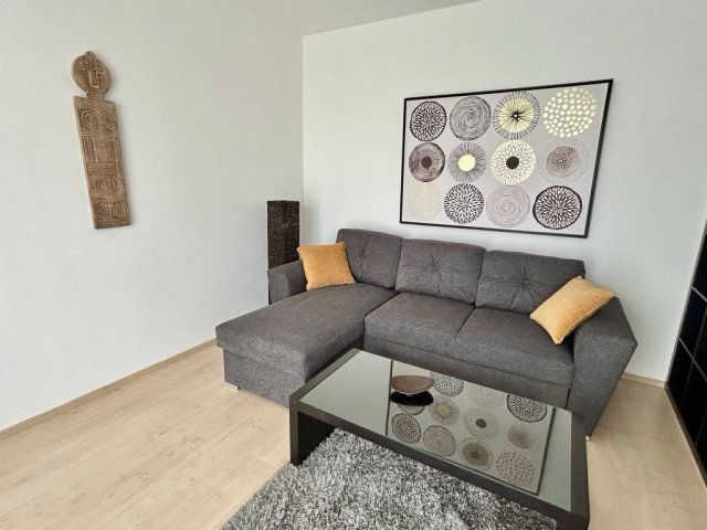 Kiadó téglalakás, albérlet, Pécsett, István utcában, 2 szobás