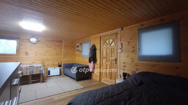 Eladó családi ház, Látrányon 39.9 M Ft, 1 szobás