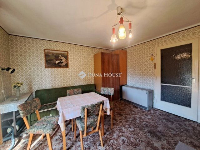 Eladó téglalakás, Harkányban 14 M Ft, 1 szobás