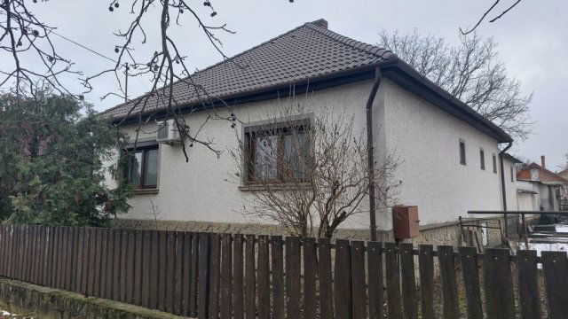 Eladó családi ház, Pusztaszabolcson 83.9 M Ft, 3 szobás