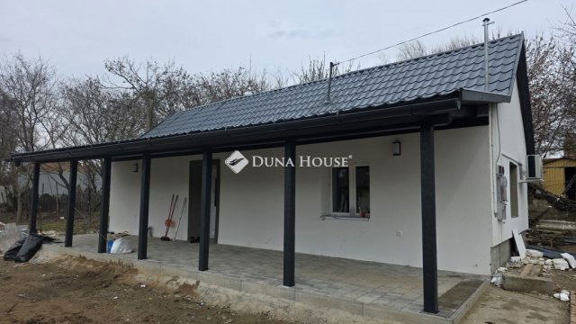 Eladó családi ház, Tóalmáson 29 M Ft, 1 szobás