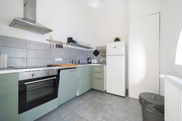 Eladó téglalakás, Budapesten, VI. kerületben, Csengery utcában