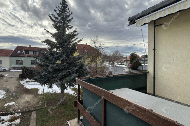 Eladó téglalakás, Sopronban 42.5 M Ft, 1 szobás