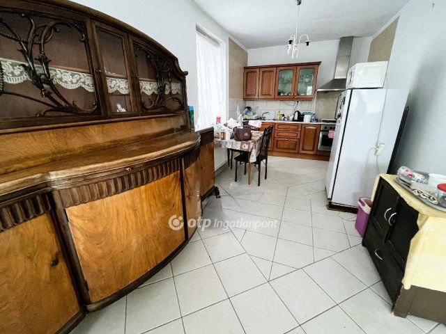 Eladó családi ház, Érden 98.99 M Ft, 7 szobás