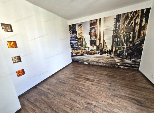 Eladó panellakás, Tatán 59.99 M Ft, 3 szobás