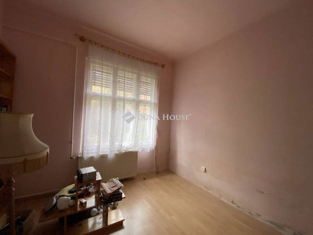 Eladó családi ház, Keszthelyen 79 M Ft, 6 szobás