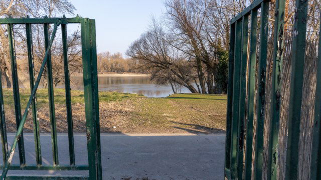 Eladó ikerház, Leányfaluban 89.9 M Ft, 2+3 szobás