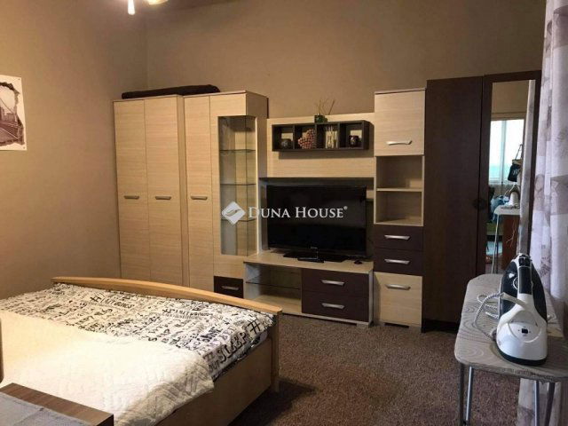 Eladó sorház, Siófokon 290 M Ft, 9 szobás / költözzbe.hu