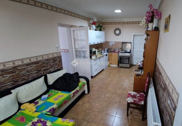 Eladó családi ház, Kállón 28 M Ft, 4+1 szobás