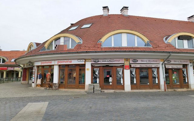 Eladó garázs, Budapesten, III. kerületben, Bécsi úton 13.9 M Ft