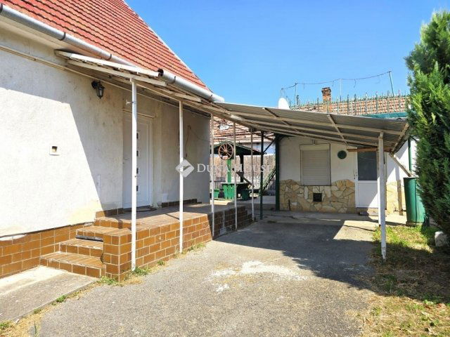 Eladó családi ház, Siklóson 36.9 M Ft, 3 szobás