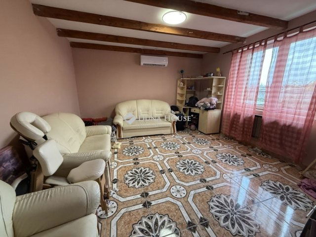 Eladó családi ház, Besnyőn 54.9 M Ft, 4 szobás