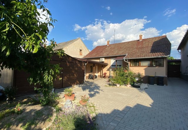 Eladó családi ház, Kiskunhalason 65 M Ft, 4 szobás