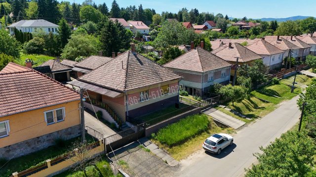 Eladó családi ház, Bánkon 45.99 M Ft, 4 szobás