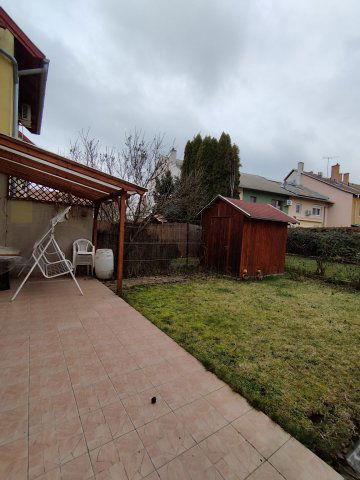 Kiadó sorház, albérlet, Szegeden 300 E Ft / hó, 3+1 szobás