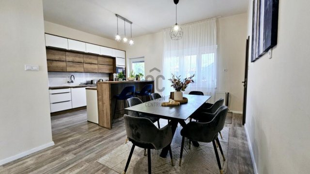 Eladó családi ház, Szigethalmon 129.9 M Ft, 4 szobás