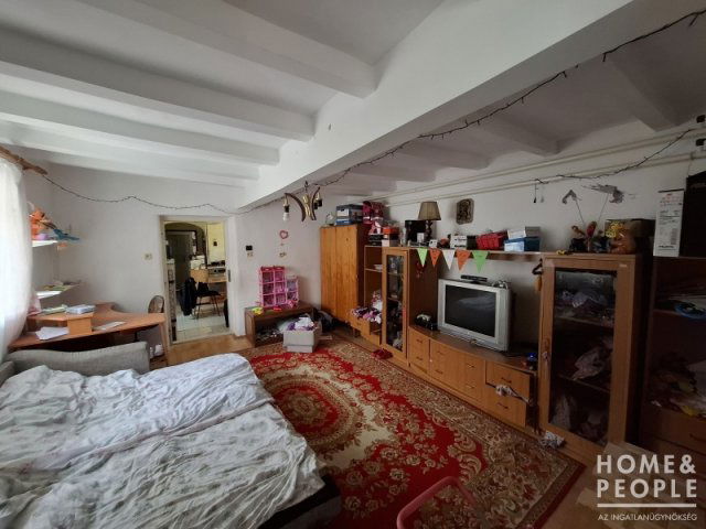 Eladó családi ház, Szegeden 51.5 M Ft, 2 szobás