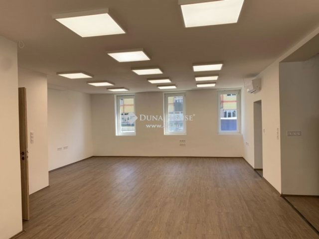 Kiadó iroda, Komlón 275 E Ft / hó / költözzbe.hu