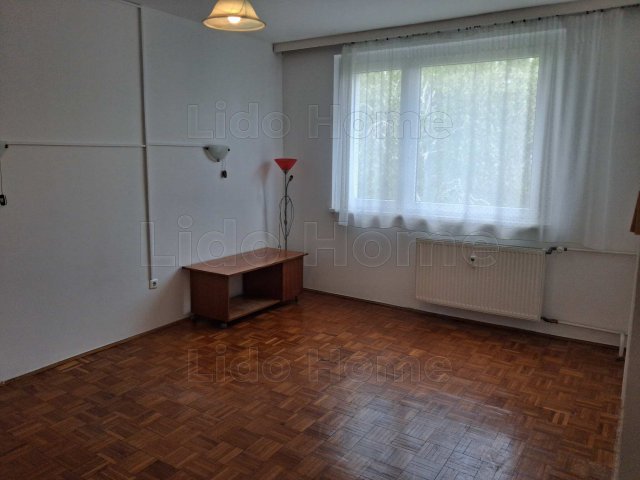 Eladó panellakás, Veszprémben 42 M Ft, 2 szobás