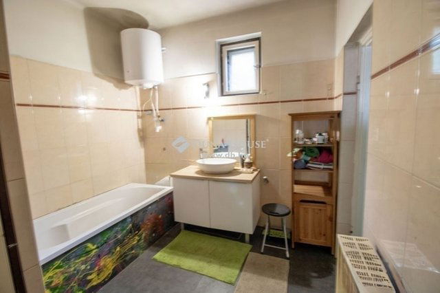 Eladó családi ház, Ecseren 79.9 M Ft, 3 szobás