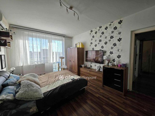 Eladó panellakás, Debrecenben 54.9 M Ft, 1+1 szobás