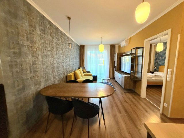 Kiadó téglalakás, albérlet, VIII. kerületben, Corvin sétányon