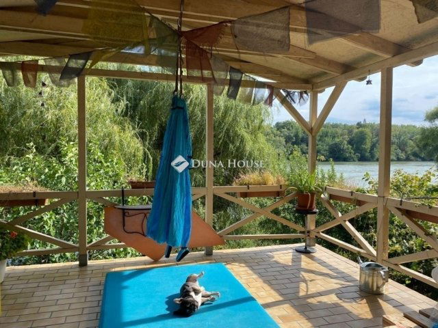 Eladó családi ház, Budakalászon 149 M Ft, 2 szobás