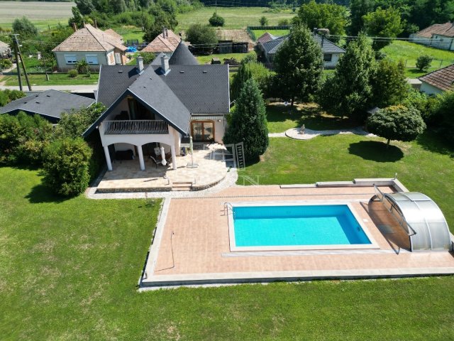 Eladó családi ház, Böhönyén 142.379 M Ft, 5 szobás