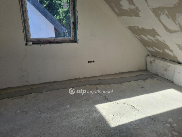 Eladó családi ház, Törökbálinton 170 M Ft, 9 szobás