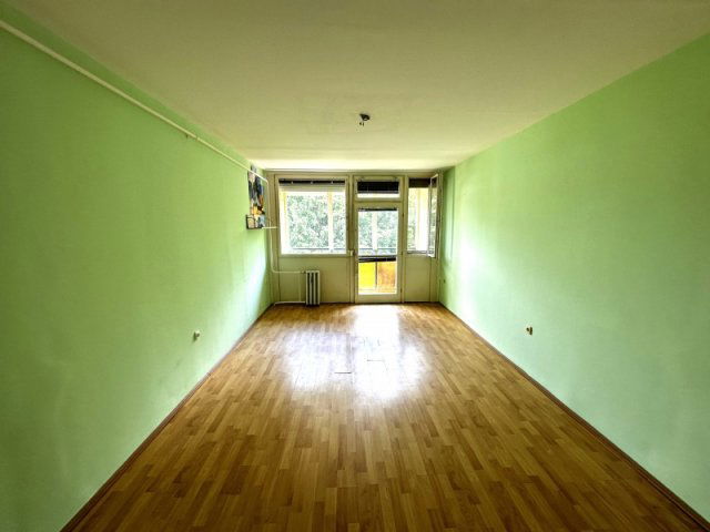 Eladó panellakás, Pécsett, Malomvölgyi úton 39.999 M Ft