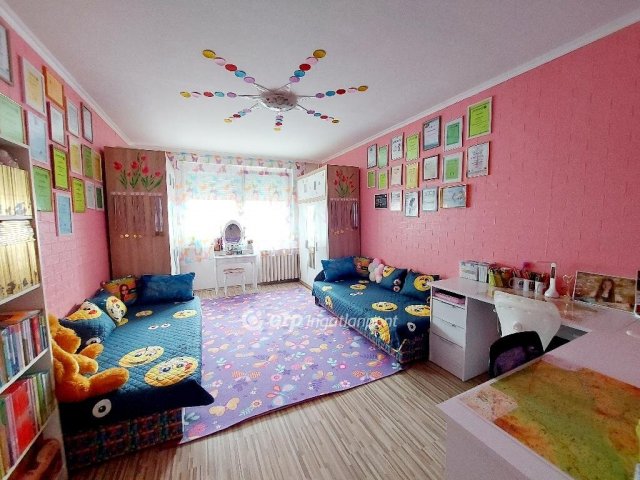 Eladó panellakás, Miskolcon 42 M Ft, 3 szobás