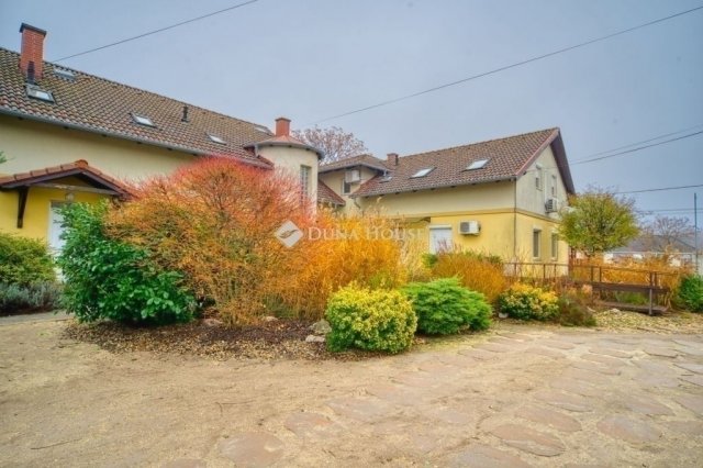 Eladó téglalakás, Üllőn 99.5 M Ft, 4 szobás