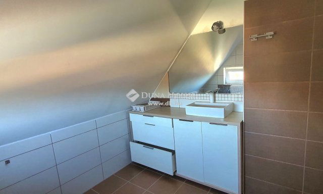 Eladó családi ház, Gyenesdiáson 128 M Ft, 5 szobás