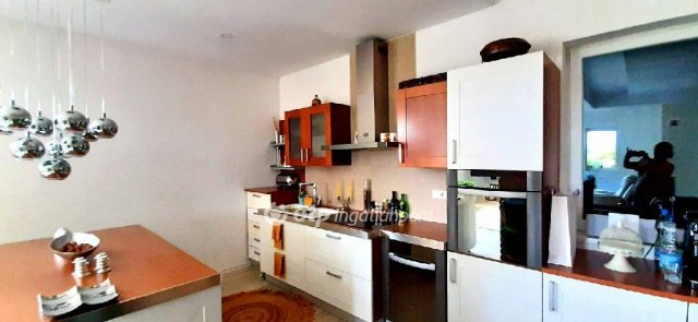 Eladó családi ház, Diósdon 350 M Ft, 4 szobás