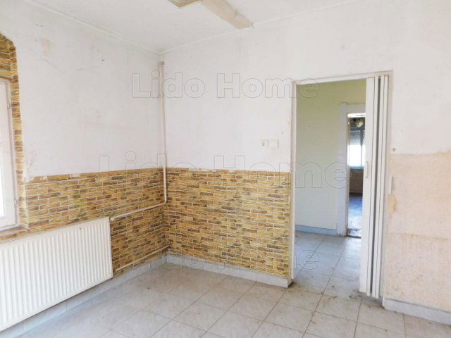 Eladó családi ház, Dombóváron 19.6 M Ft, 9+1 szobás