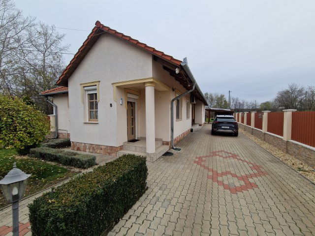 Eladó téglalakás, Szolnokon 109 M Ft, 4 szobás