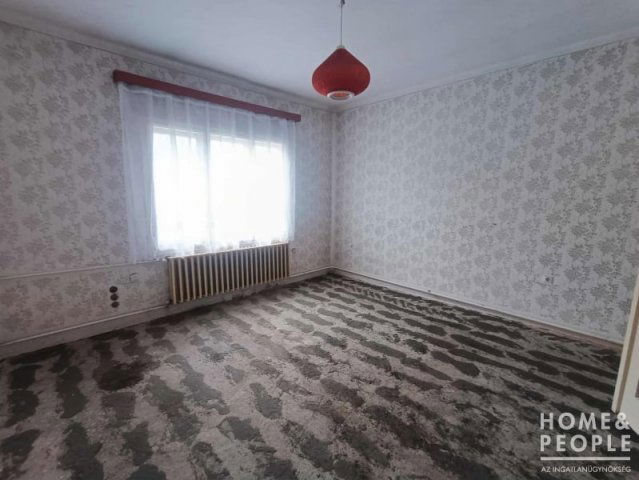 Eladó családi ház, Óföldeákon 9.5 M Ft, 2 szobás