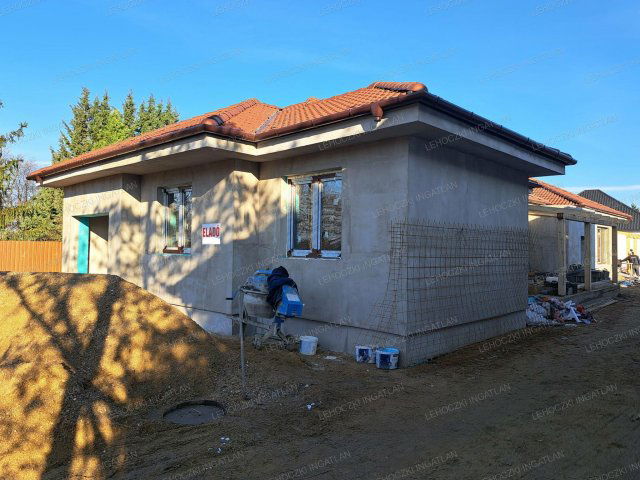 Eladó ikerház, Nyíregyházán 79.9 M Ft, 4 szobás