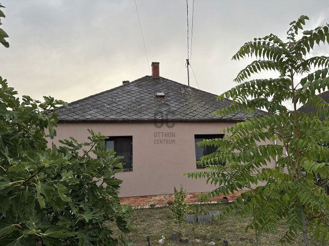 Eladó családi ház, Pázmándfalun 69.5 M Ft, 4 szobás