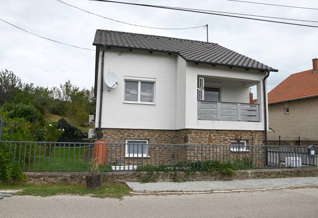 Eladó családi ház, Tihanyban 149 M Ft, 3 szobás