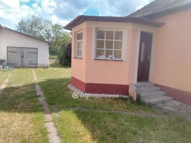 Eladó családi ház, Berettyóújfaluban 42 M Ft, 2 szobás