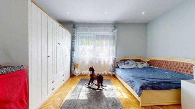 Eladó családi ház, Encsen 62.5 M Ft, 7 szobás