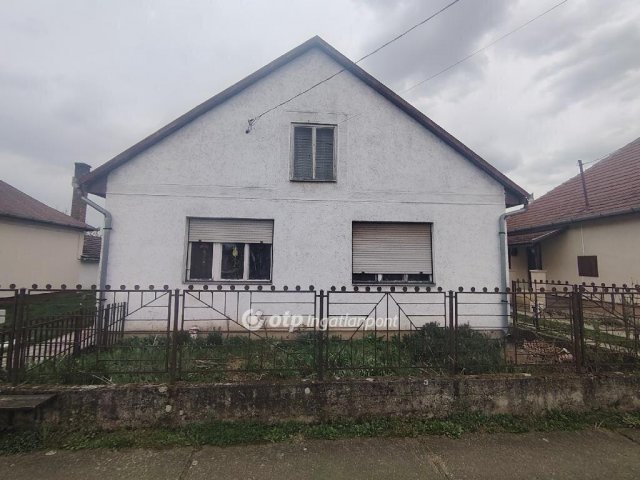 Eladó családi ház, Fehérgyarmaton 22 M Ft, 3 szobás