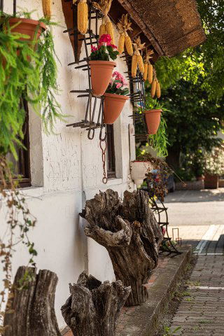 Eladó üzlethelyiség, Balatonföldváron 670 M Ft, 10 szobás