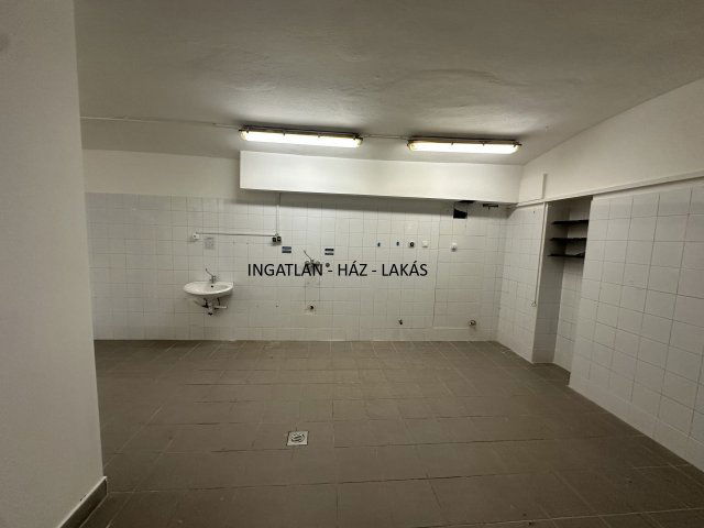 Eladó téglalakás, Budapesten, XI. kerületben, Dombóvári úton